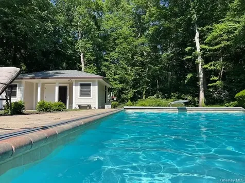 15 Tiber Road Oyster Bay Cove NY 11791
