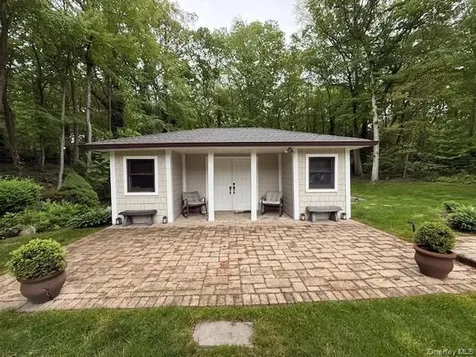 15 Tiber Road Oyster Bay Cove NY 11791