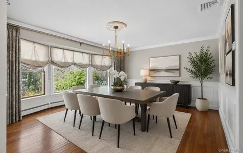 15 Tiber Road Oyster Bay Cove NY 11791