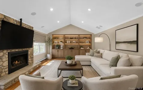 15 Tiber Road Oyster Bay Cove NY 11791