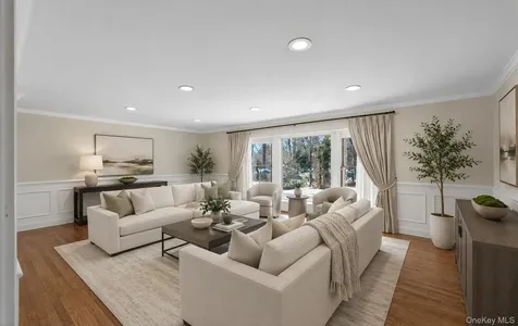 15 Tiber Road Oyster Bay Cove NY 11791