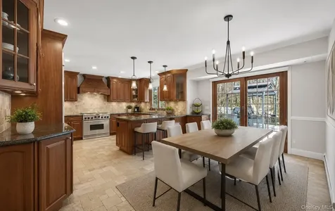 15 Tiber Road Oyster Bay Cove NY 11791