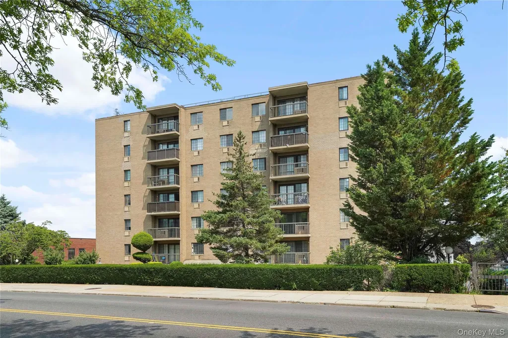71-49 Metropolitan Avenue Middle Village NY 11379