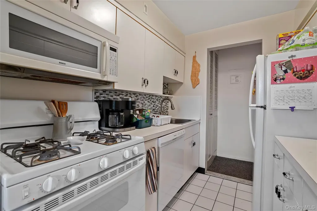 71-49 Metropolitan Avenue Middle Village NY 11379