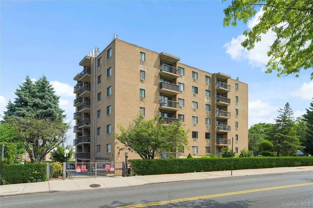 71-49 Metropolitan Avenue Middle Village NY 11379