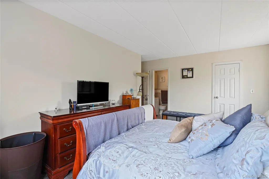 71-49 Metropolitan Avenue Middle Village NY 11379