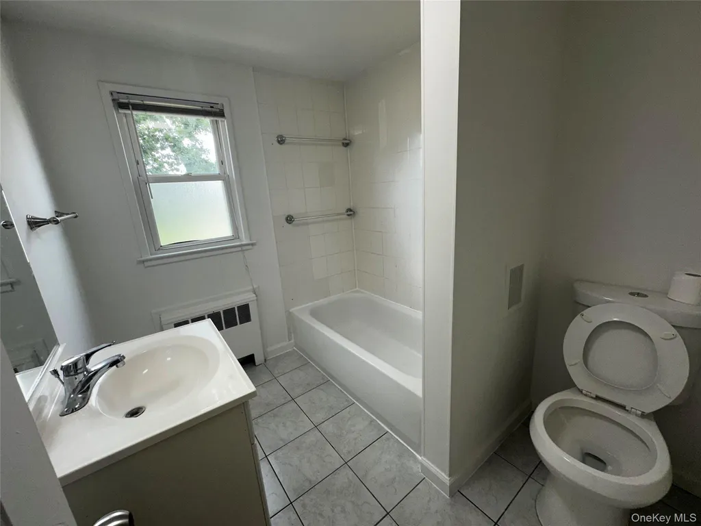 61 Friendly Road Hicksville NY 11801
