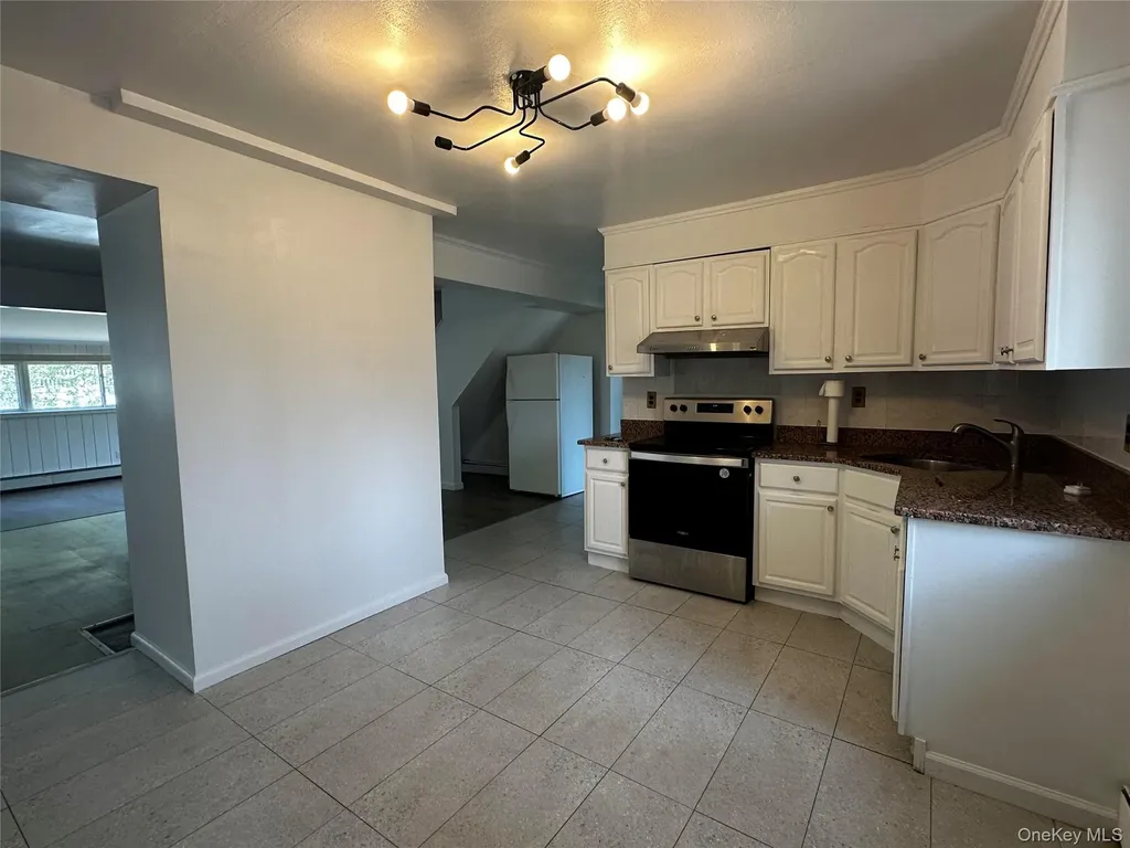61 Friendly Road Hicksville NY 11801