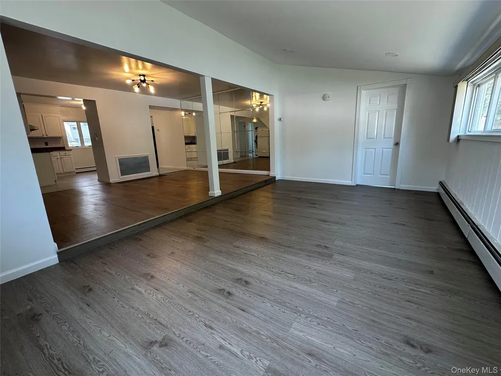 61 Friendly Road Hicksville NY 11801