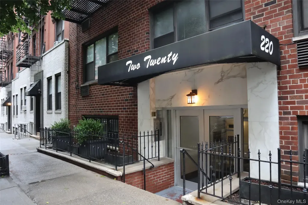 220 E 87th Street New York (manhattan) NY 10128