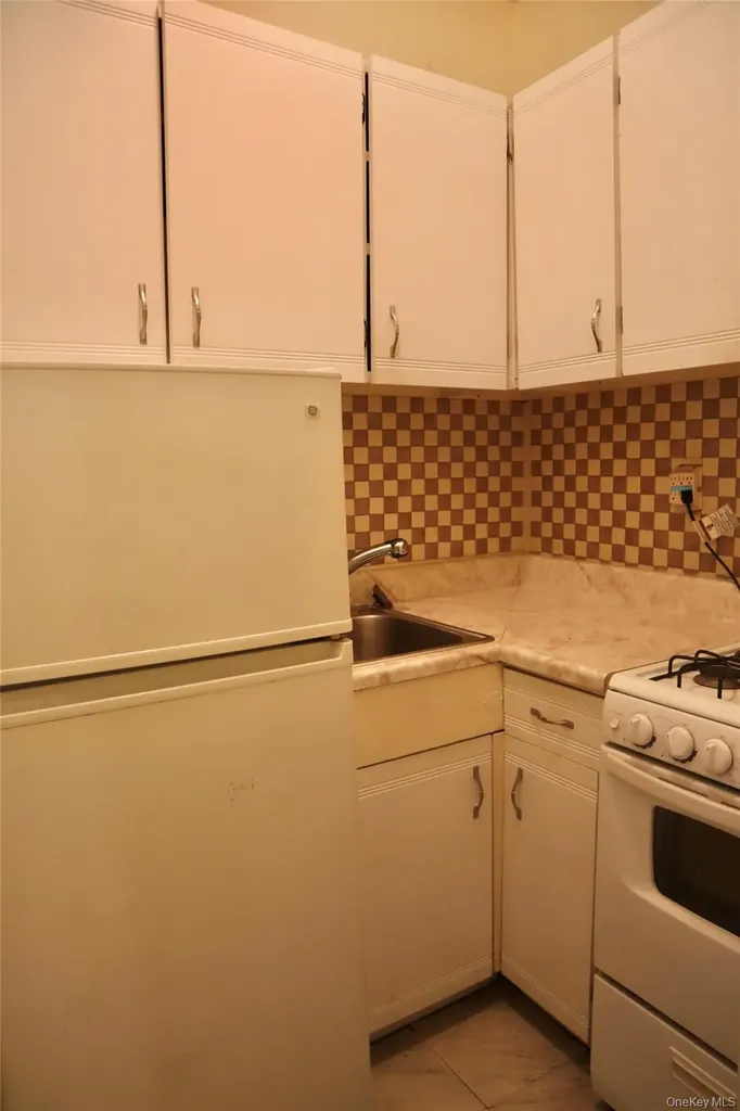220 E 87th Street New York (manhattan) NY 10128