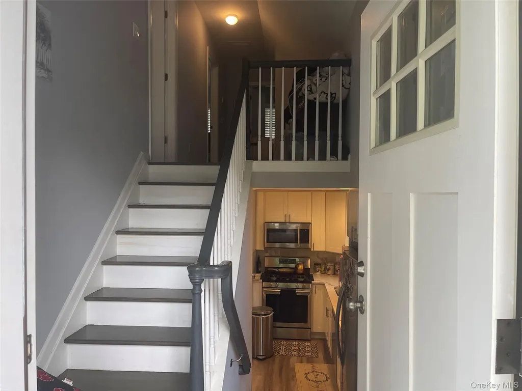 16 Oak Avenue Riverhead NY 11901