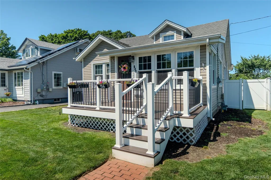 156 Fairview Avenue Bayport NY 11705