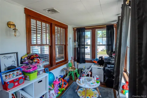 156 Fairview Avenue Bayport NY 11705