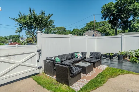 156 Fairview Avenue Bayport NY 11705