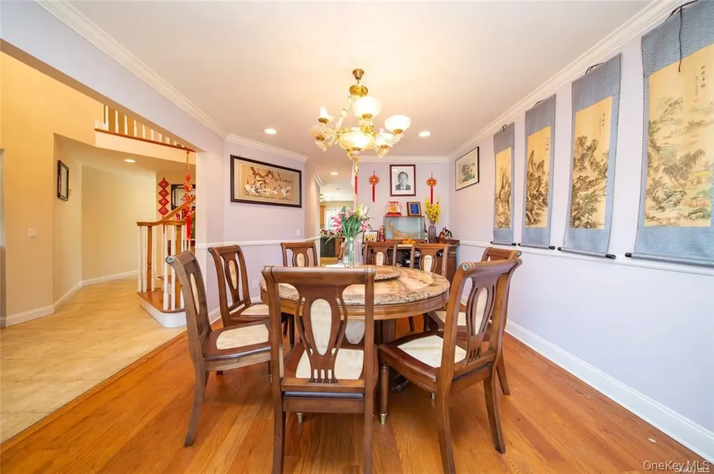 66 Maple Street Roslyn Heights NY 11577