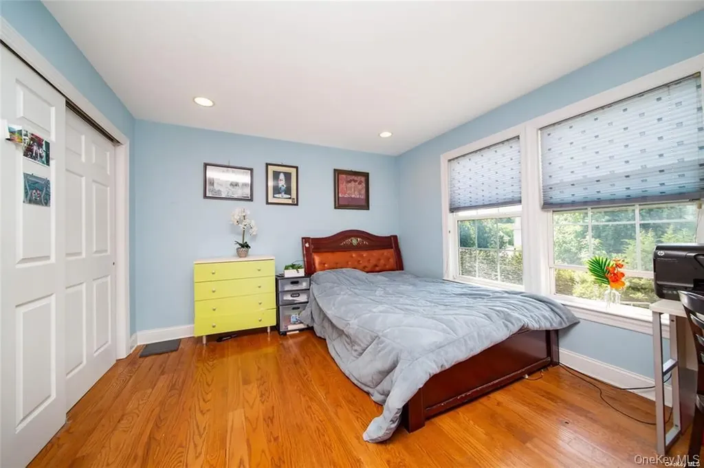 66 Maple Street Roslyn Heights NY 11577