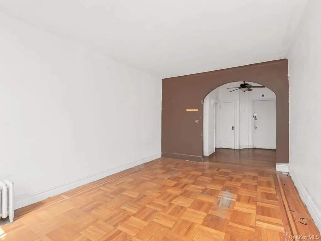 2081 Cruger Avenue Bronx NY 10462