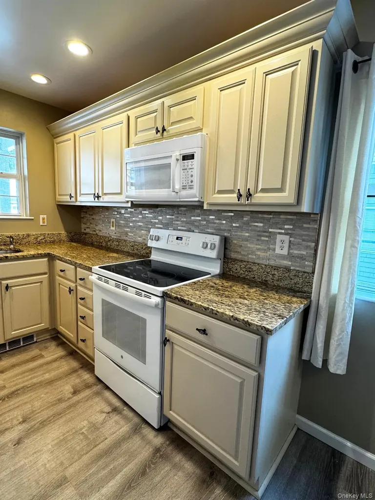 33 Fowler Avenue Carmel NY 10512