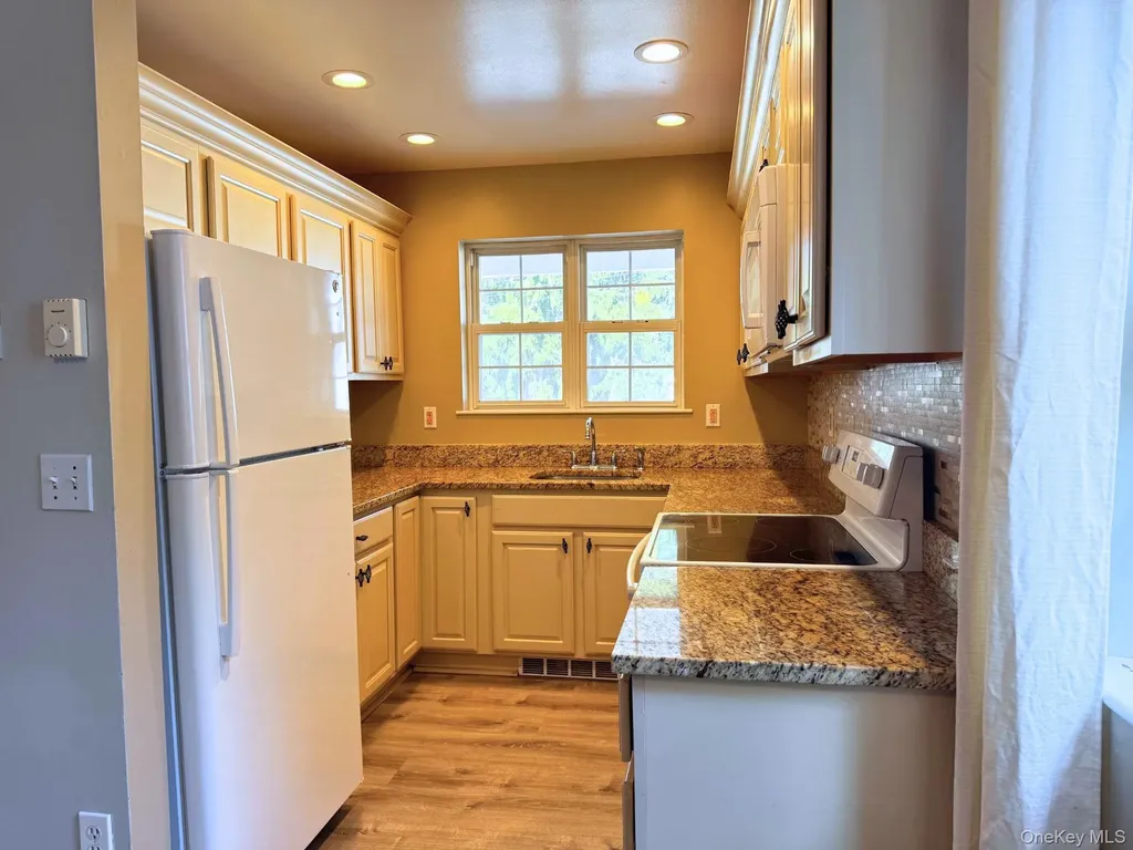 33 Fowler Avenue Carmel NY 10512