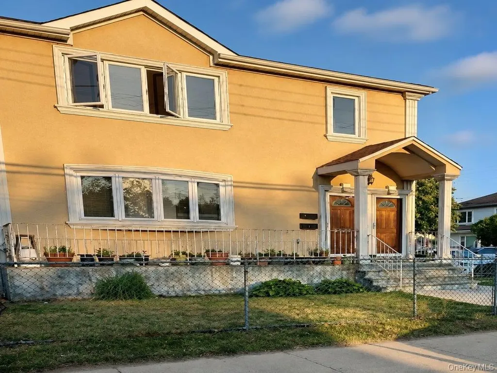 13743 219th Street Laurelton NY 11413