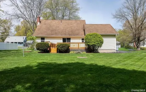 34 Appletree Drive Rhinebeck NY 12572
