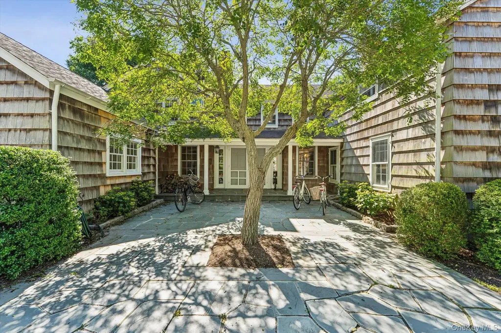 20 Quogue Street Quogue NY 11959
