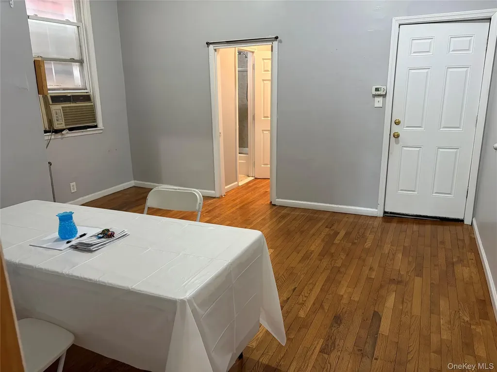 393 Crescent Street Brooklyn NY 11208