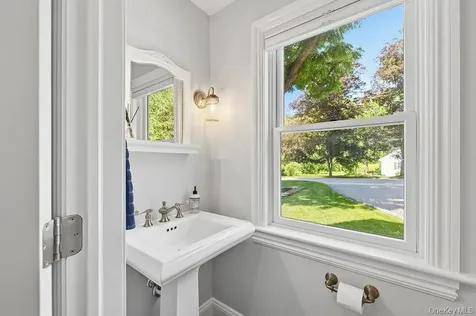 55 Harris Road Katonah NY 10536