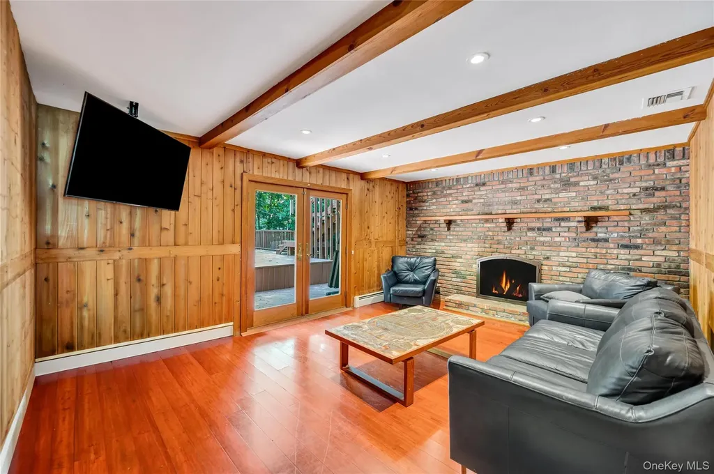 3 Spruce Circle Farmingville NY 11738