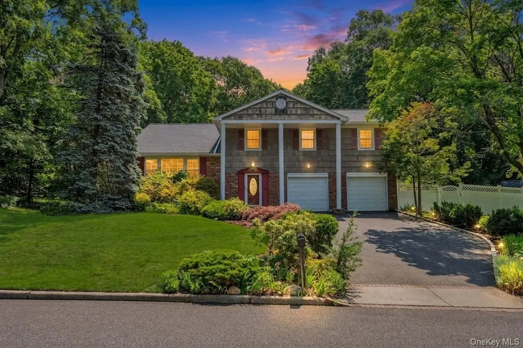 3 Spruce Circle Farmingville NY 11738