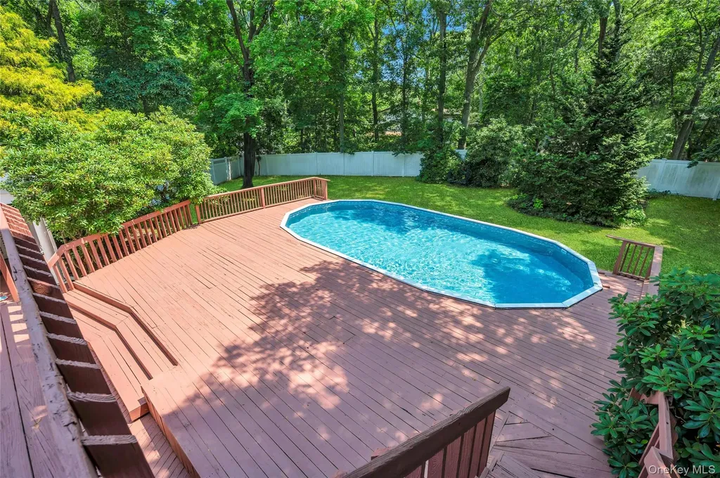 3 Spruce Circle Farmingville NY 11738