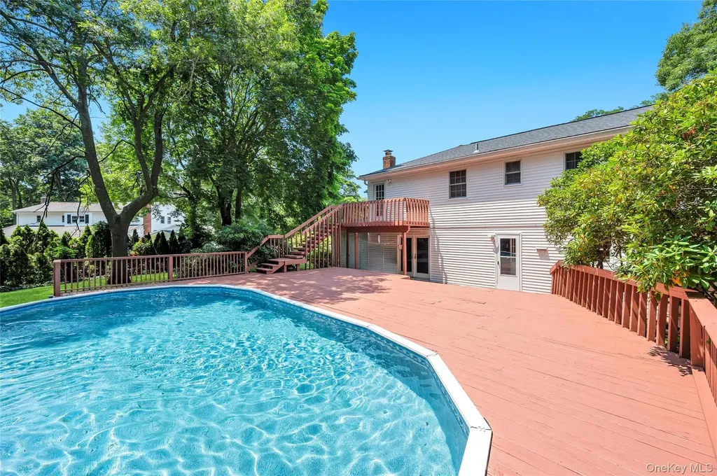 3 Spruce Circle Farmingville NY 11738