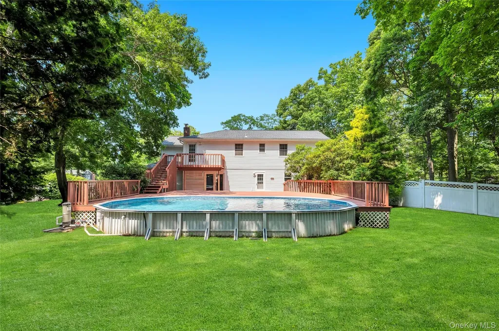 3 Spruce Circle Farmingville NY 11738