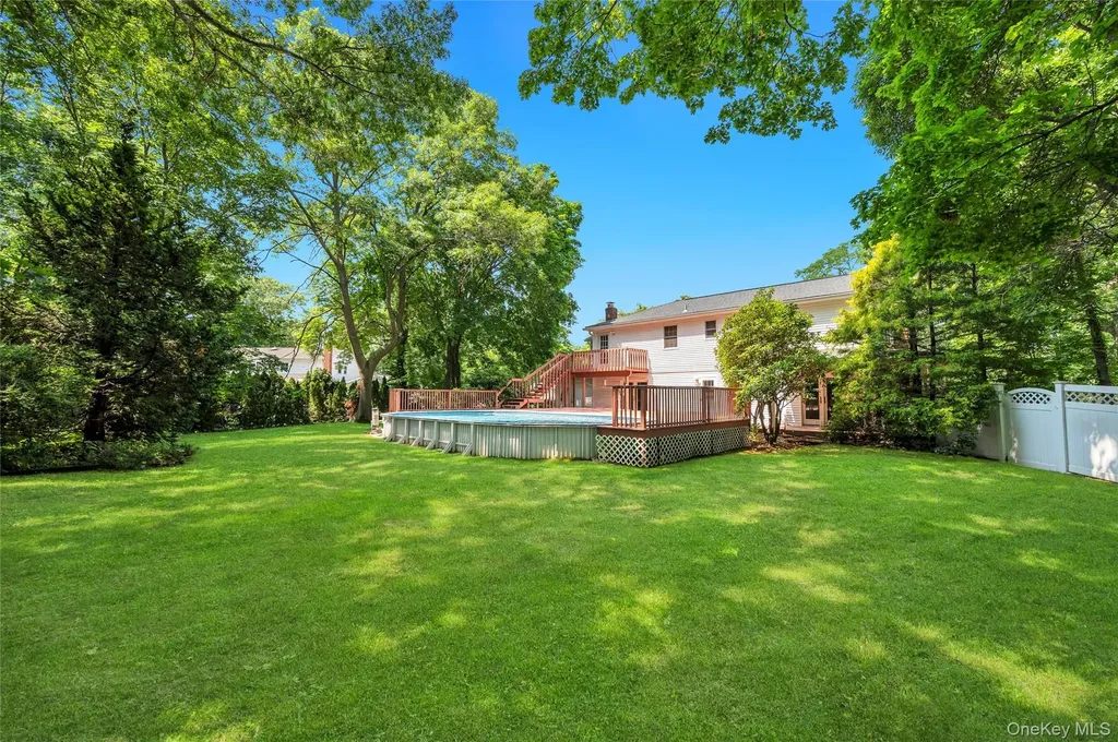 3 Spruce Circle Farmingville NY 11738