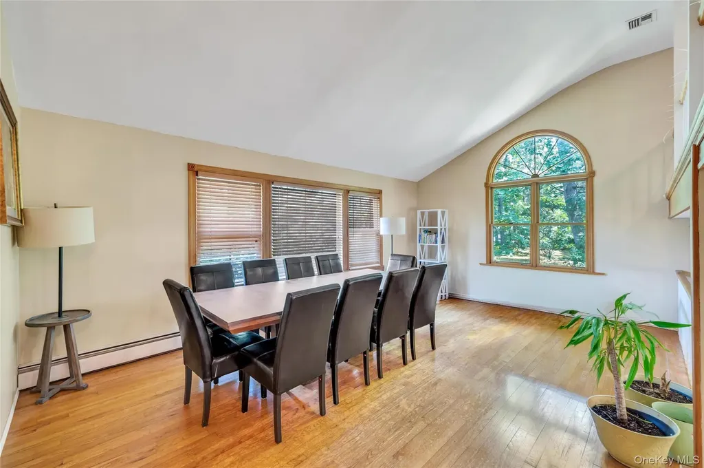 3 Spruce Circle Farmingville NY 11738