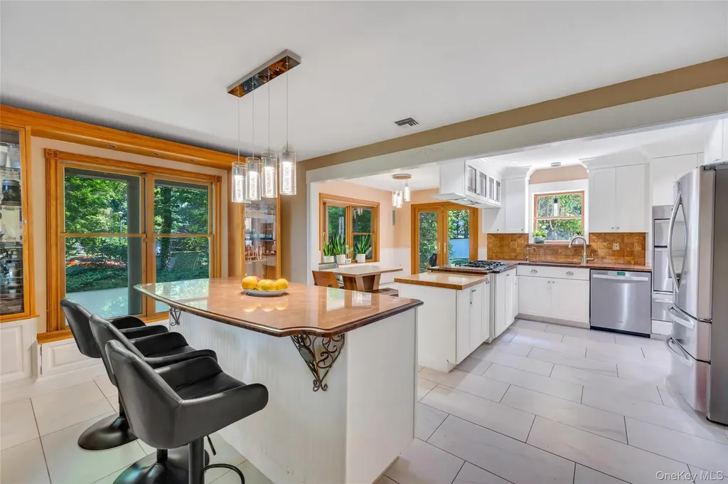 3 Spruce Circle Farmingville NY 11738