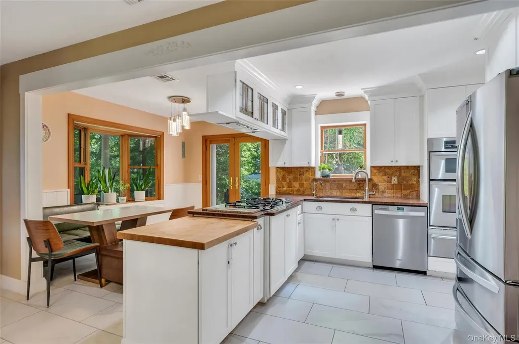 3 Spruce Circle Farmingville NY 11738