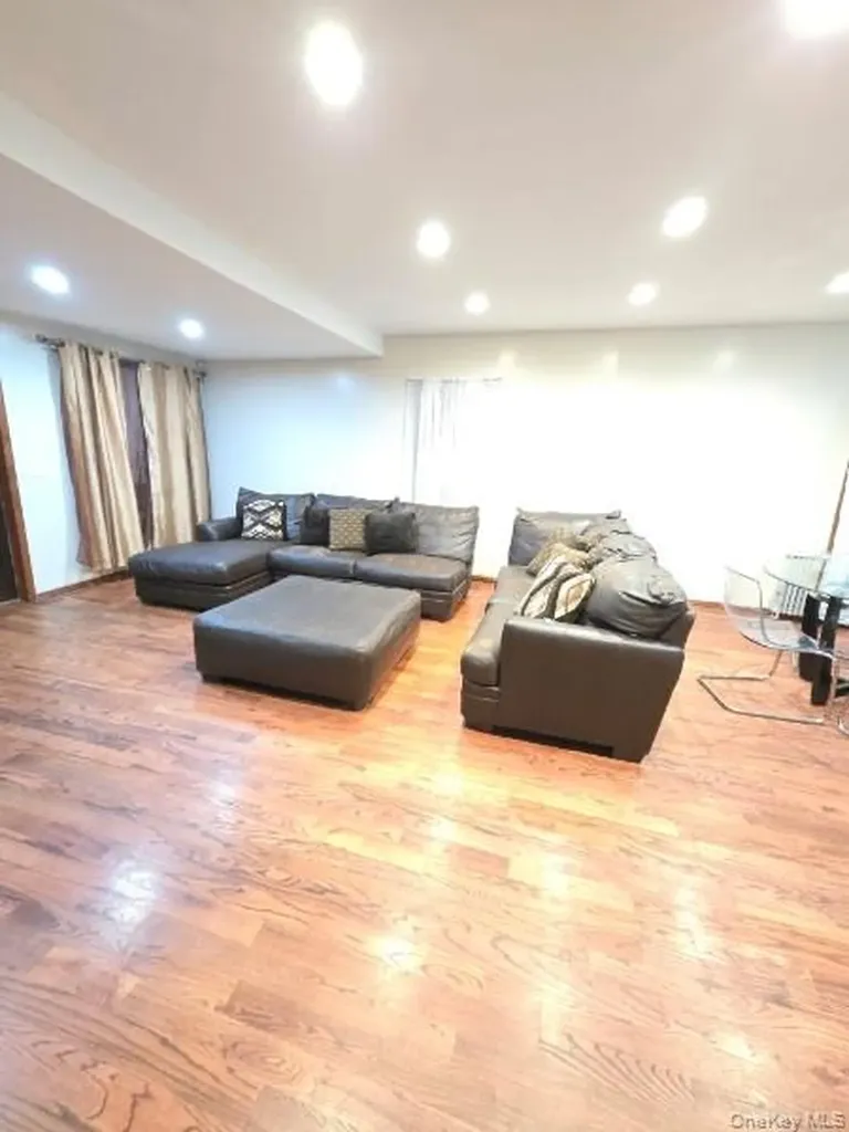 188-25 Mangin Avenue Saint Albans NY 11412