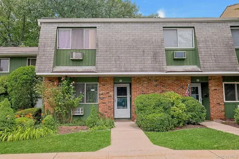 121 Coachlight Square Montrose NY 10548