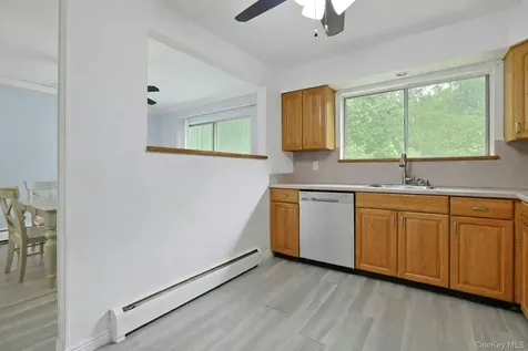 121 Coachlight Square Montrose NY 10548