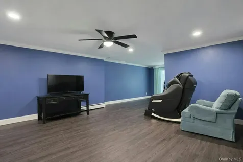 121 Coachlight Square Montrose NY 10548