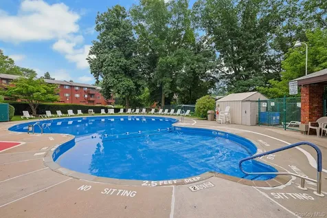 121 Coachlight Square Montrose NY 10548