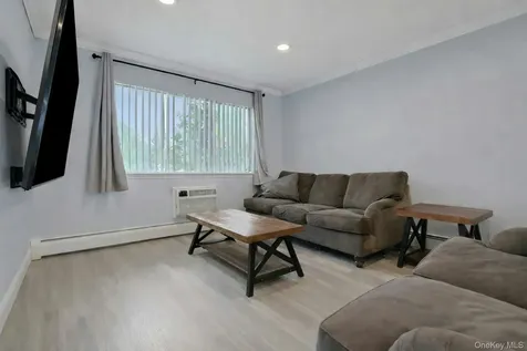 121 Coachlight Square Montrose NY 10548
