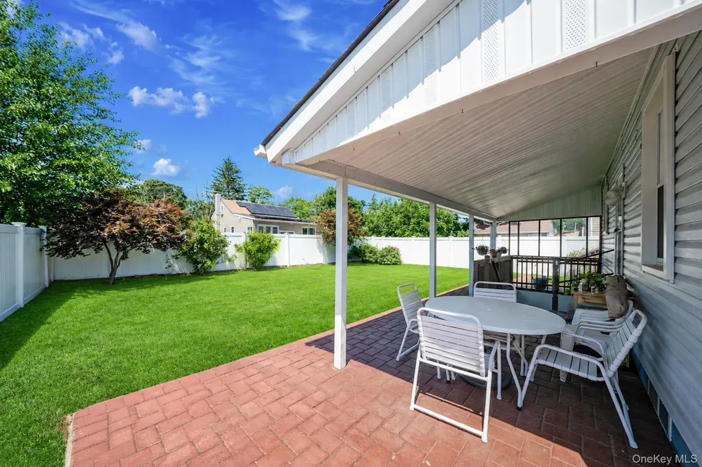 135 Clayton Street Central Islip NY 11722