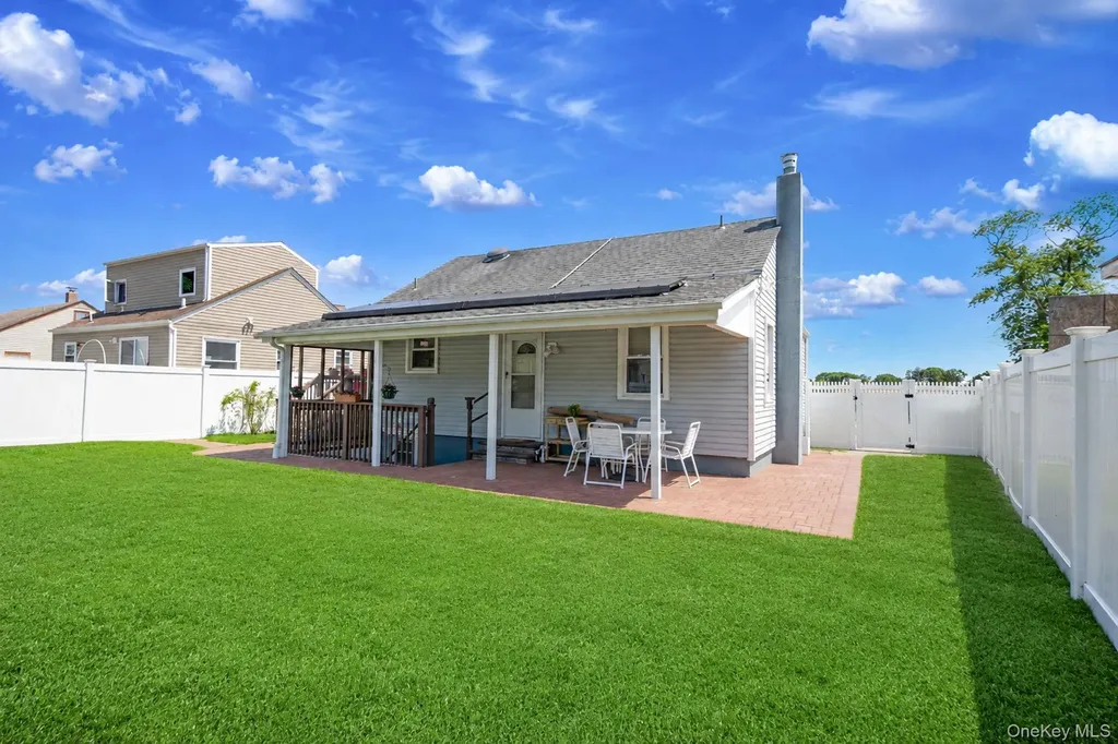 135 Clayton Street Central Islip NY 11722