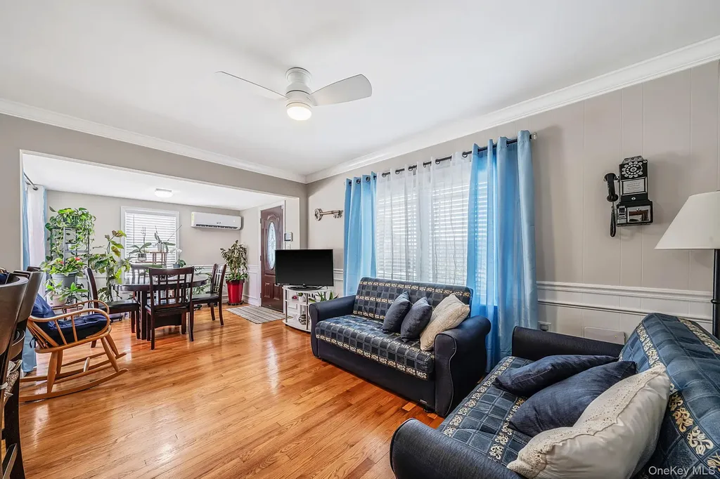 135 Clayton Street Central Islip NY 11722