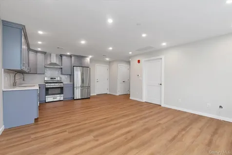 62 South Street Oyster Bay NY 11771