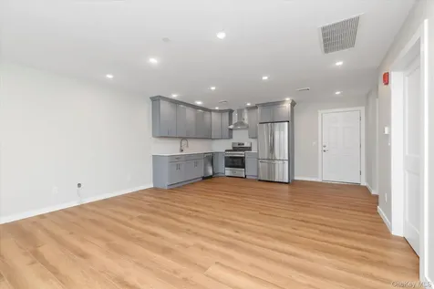 62 South Street Oyster Bay NY 11771