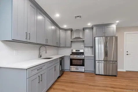 62 South Street Oyster Bay NY 11771